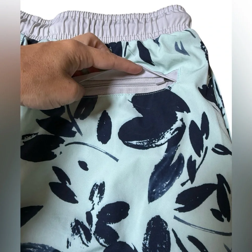 Ben Sherman Men’s Swim Trunks Navy Leaf Print Size Small